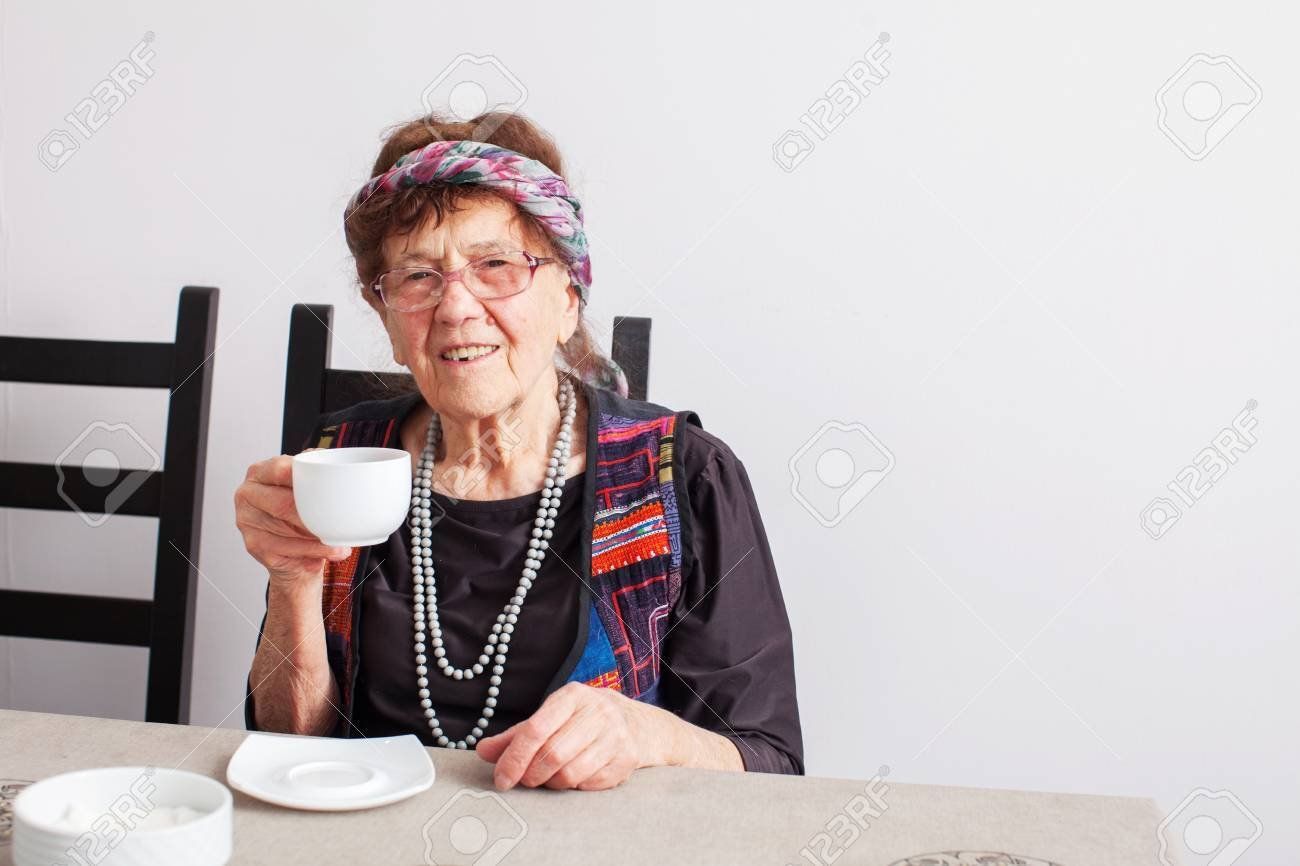 Mature granny coffee