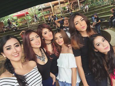 Marine reccomend Girls to want sex for internet in Pakalongan