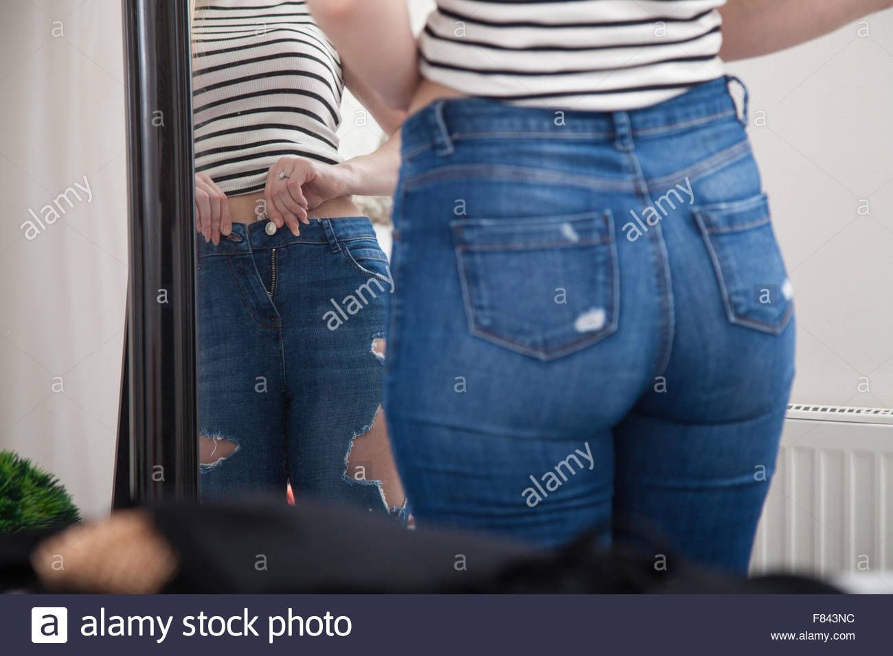 Women clitoris tight jeans