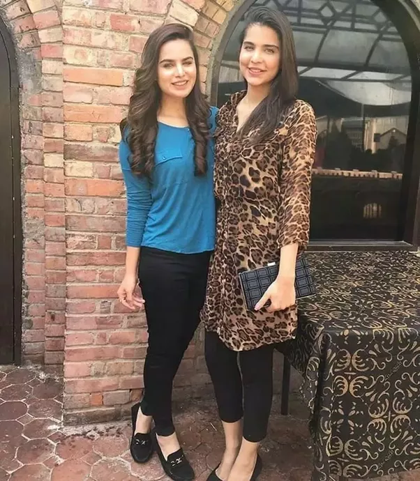 Pakistani girls legs pics