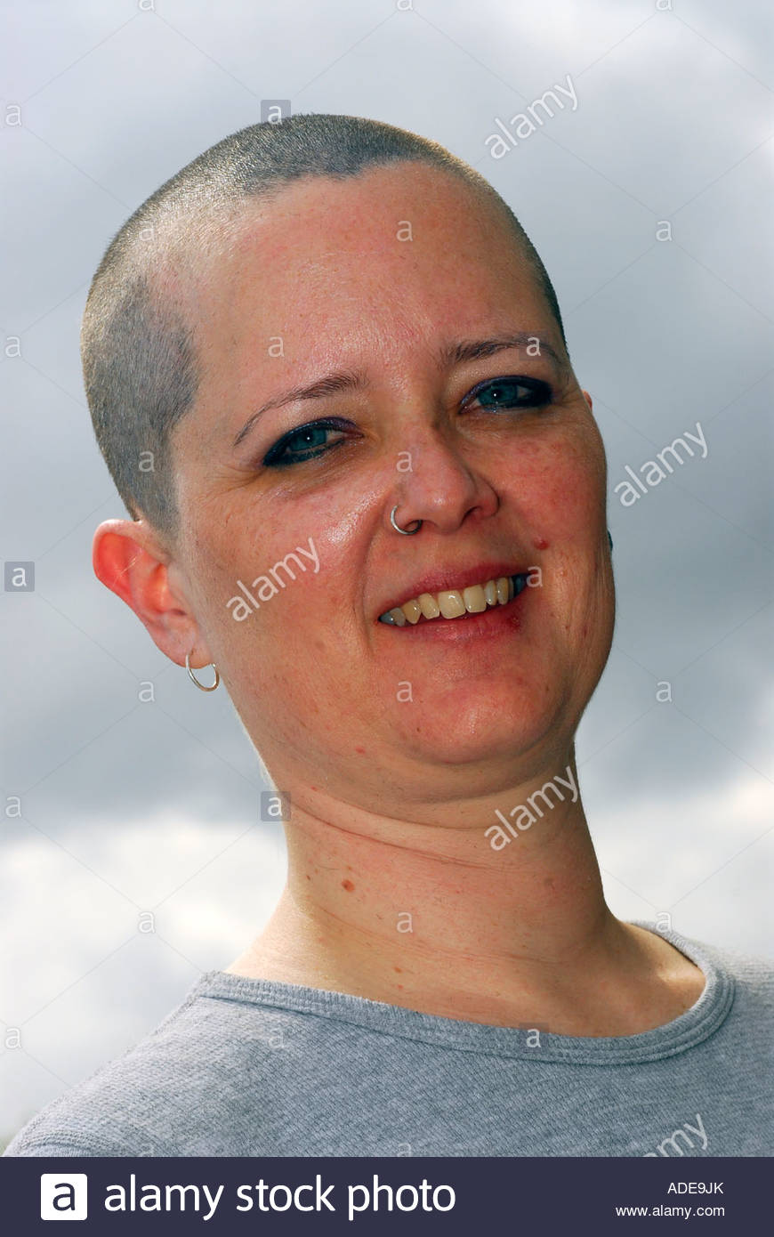 Roma reccomend From head picture shaved woman