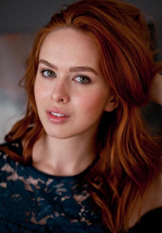 Nude Redhead Actress
