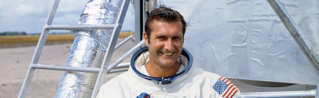 Bloomer reccomend Dick gordon astronaut